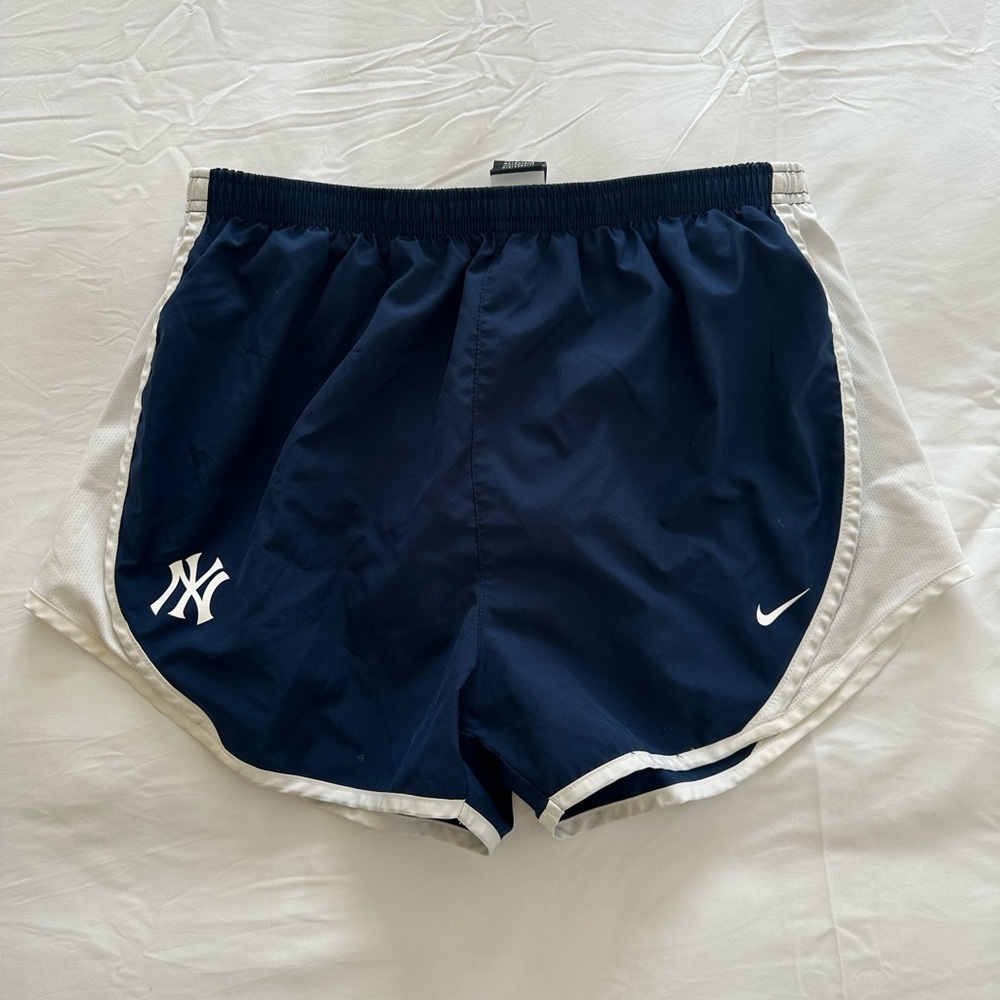 Nike dry fit Yankees short